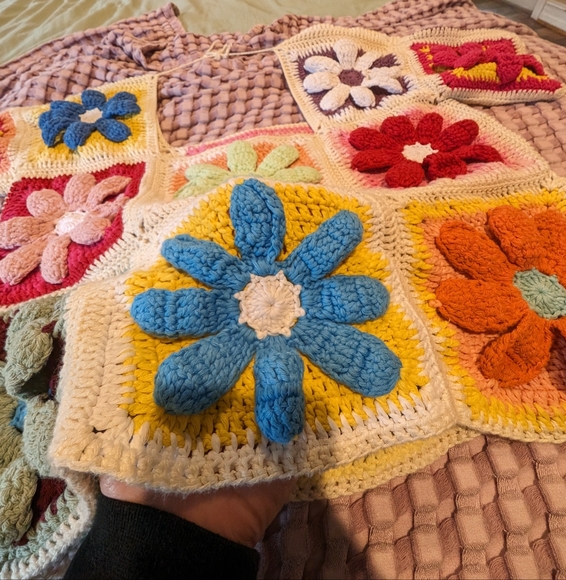 Flower Crotchet Top - Picture 3 of 4